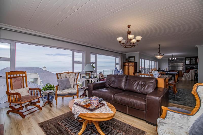 9 Bedroom Property for Sale in Outeniqua Strand Western Cape